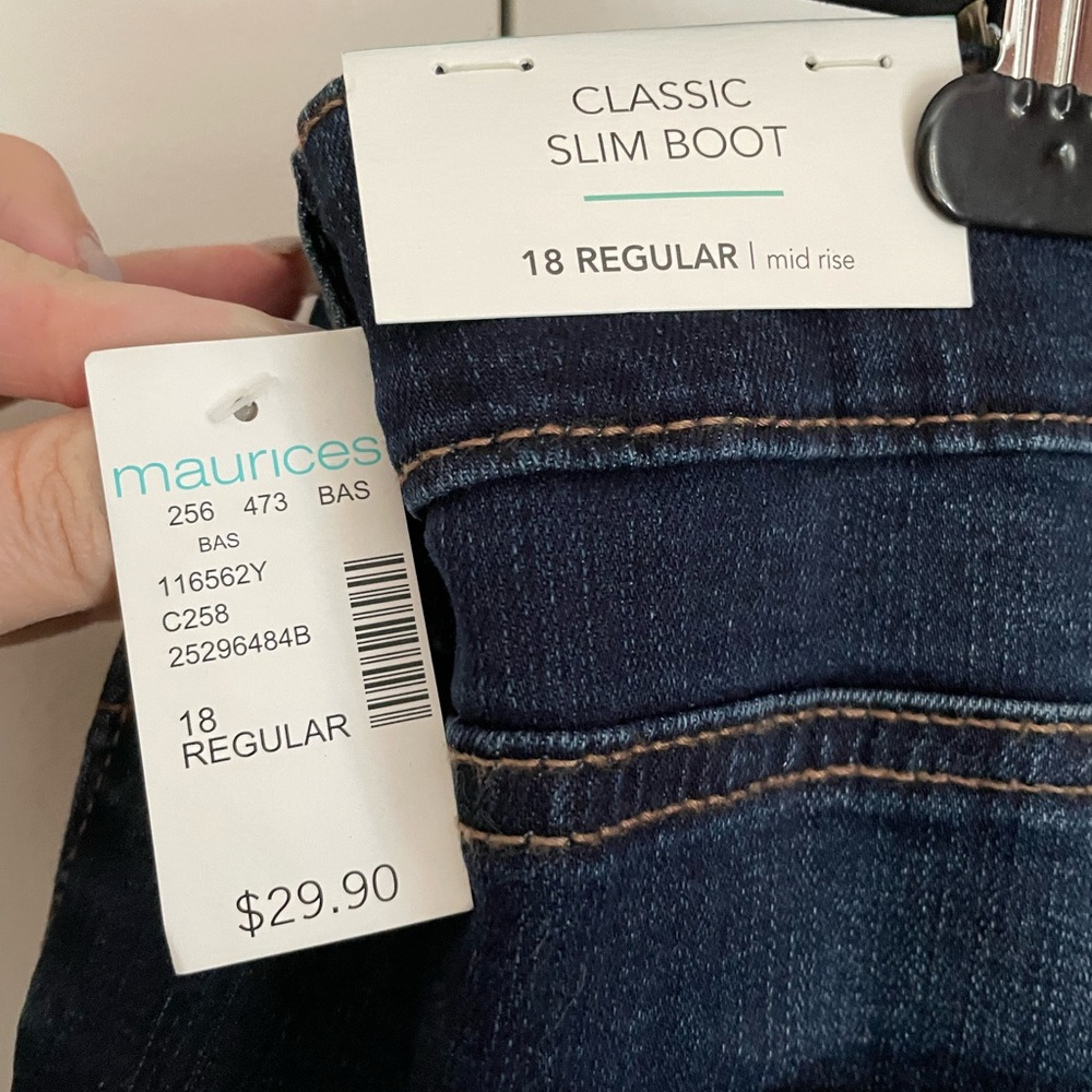 Maurices Mid-Rise Blue Jeans - Picture 4 of 4